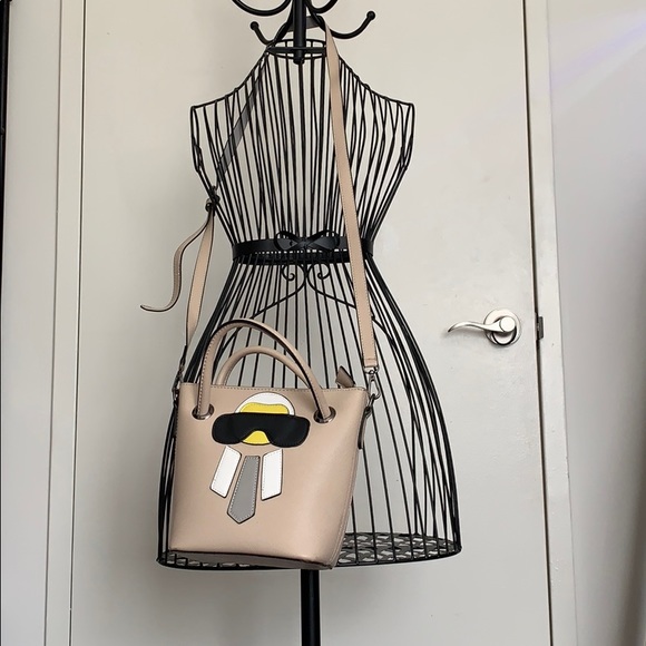 NWT Trendy Statement Style Fashion Crossbody Bag - Picture 2 of 8